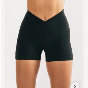 Alphalete SURFACE POWER SHORT
